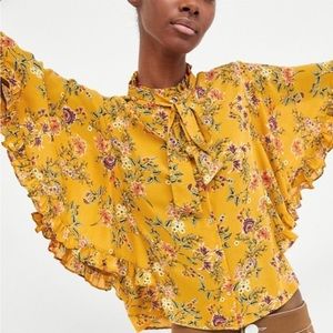 NWT👕 Zara Floral Ruffles Batwing Blouse SZ-S
